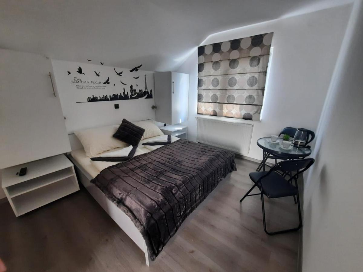 Filip Hotel Korenica Bagian luar foto