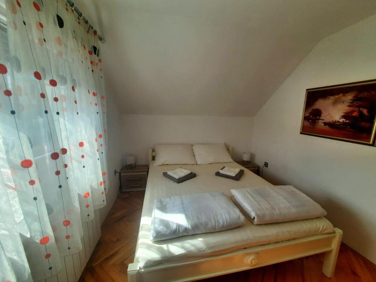 Filip Hotel Korenica Bagian luar foto